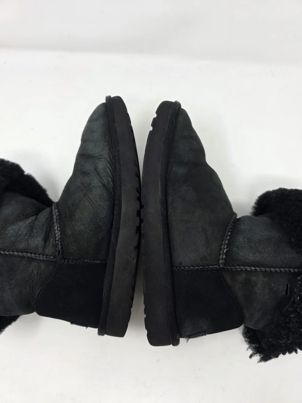 UGG Womens Meadow Black Leather Shearling Studded Tassel Boots Size 8